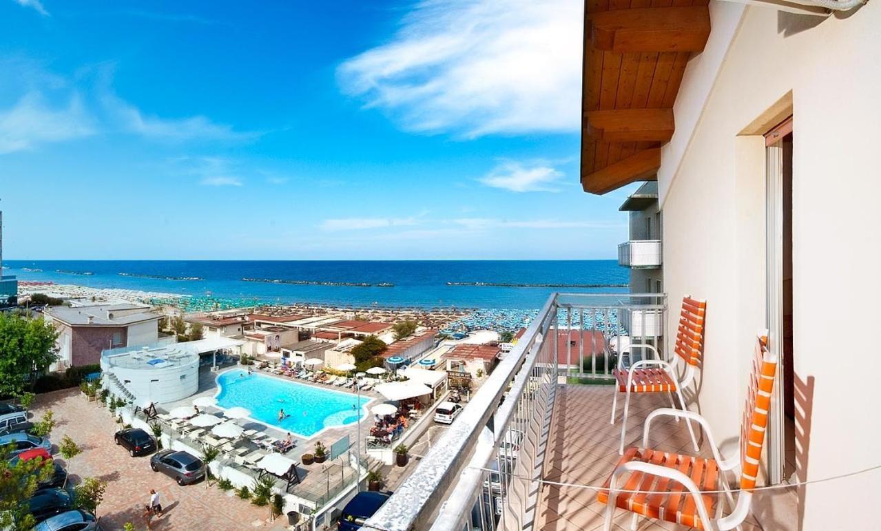 Saint Tropez & Restaurant Hotel 3*